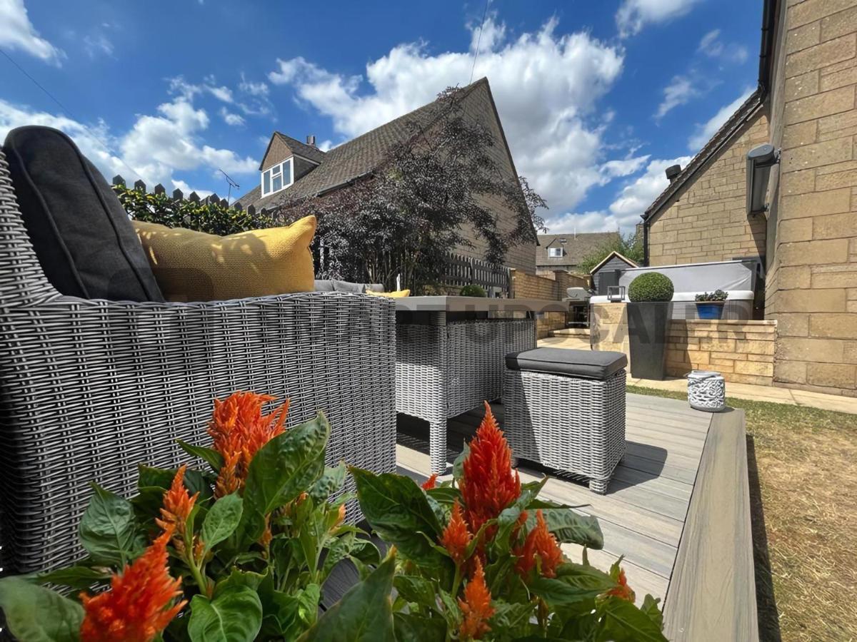 Luxurious 4 Bedroom Home In The Heart Of The Cotswolds With Hot Tub! Stow-on-the-Wold Exterior foto