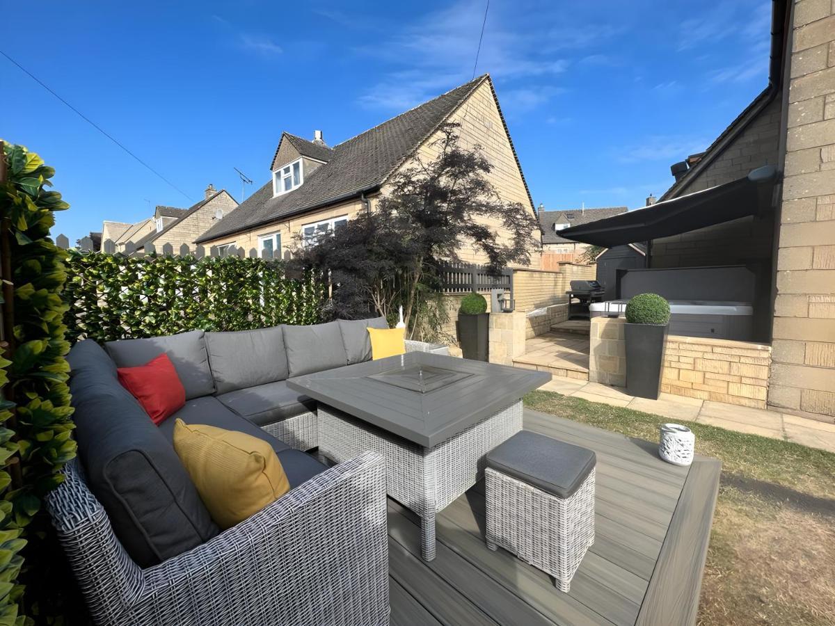 Luxurious 4 Bedroom Home In The Heart Of The Cotswolds With Hot Tub! Stow-on-the-Wold Exterior foto